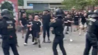 La gran pelea entre aficionados del Rayo Vallecano y el Crystal Palace en Leipzig