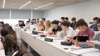 La Comisión Europea impulsa un programa de IA entre jóvenes españoles