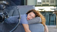 El método egipcio para dormir más fresco sin aire acondicionado: recomendado por un médico
