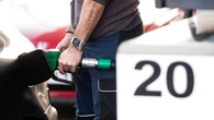 Las gasolineras más baratas para ahorrar hasta 300 euros al año al repostar en España