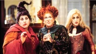 Bette Midler confirma avances en El retorno de las brujas 3 y Thora Birch abre la puerta a su regreso