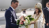 El ramo de flores que arruinó la foto de Pedro Sánchez: el novio esperando en el altar
