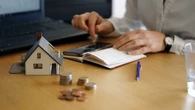 Así es como afecta la venta de una vivienda heredada al cobro del subsidio para mayores de 52 años según una experta
