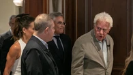 Felipe González: las dos opciones "más claras" son dimitir o ir a elecciones