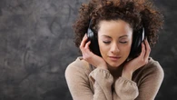 La tendencia de TikTok que promete “resetear el cerebro” con música a 432 Hz carece de respaldo científico