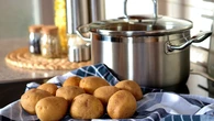 El truco para hervir patatas el doble de rápido que casi nadie conoce