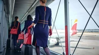 Iberia sube un 3,5% el sueldo a sus tripulantes de cabina en 2025 tras dispararse sus beneficios