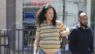 Rihanna presume de barriguita en la recta final de su embarazo con el look premamá más cómodo y viral