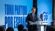 Feijóo se vuelca en Cataluña en pleno viacrucis judicial de Sánchez