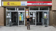 El SEPE lo hace oficial: el subsidio para mayores de 52 años no se concederá a las rentas superiores a 916 euros
