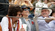 La Infanta Elena tiene el look más elegante para una tarde de toros en Aranjuez y no entiende de tendencias
