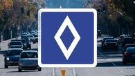 Qué significa la señal de tráfico en forma de diamante: la DGT alerta sobre por qué es importante fijarse para no ser multado