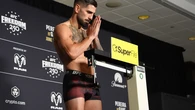 El casco para dormir mejor con el que Ilia Topuria ha preparado su combate contra Gaethje en la UFC