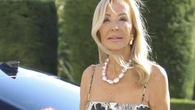 El vestido de Marni y el bolso Kelly de Hermès con los que Carmen Lomana firma una nueva lección de elegancia en la ópera