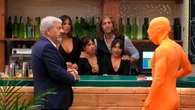 Personaje Zeta y su mono naranja dejan sin palabras al comedor de 'First Dates'