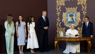 Del negro al pastel: así han suavizado la Princesa Leonor y la Infanta Sofía el protocolo en su segundo encuentro con el Papa