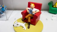 Subastan un cómic de Tintin "Objetivo: La Luna" firmado por astronautas de misiones Apollo