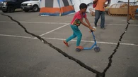 "Mamá, siento que está temblando": juegos y miedo entre los niños desplazados por el terremoto en Venezuela