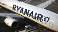 Los investigadores reprochan a O'Leary que especule con los motivos de la rotura de la ventanilla de una avión de Ryanair por la que fue succionado parcialmente un pasajero