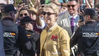 La Infanta Elena y Victoria Federica reaparecen en Sevilla junto al Rey Juan Carlos: tradición y el look más comentado de IQ Collection