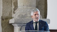 Marlaska: del look canalla a la raya al lado
