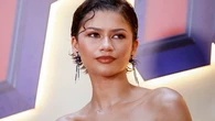 Zendaya apuesta por la moda española y deslumbra con el vestido rojo de pasarela de Ernesto Naranjo