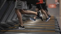 Cardio o fuerza: cómo empezar a entrenar si nunca lo has hecho, según un experto