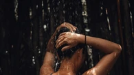 Si te duchas de noche, podrías tener estos 7 rasgos de personalidad, según la psicología