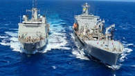 El Grupo ‘Dédalo 25-3’ de la Armada colabora con la US Navy para reabastecerse en alta mar