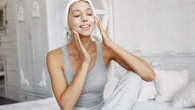 Rutina facial minimalista en 4 pasos: lo esencial para cuidar tu piel a diario