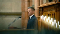 El nuevo gobierno húngaro reformará la Constitución para destituir al presidente aliado de Orbán