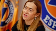 Un nuevo frente para la directora de Protección Civil: polémica por unas medallas