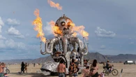 Una pareja dio a luz de forma inesperada durante Burning Man, el famoso festival en el desierto de Nevada