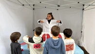 Microscopios, experimentos y curiosidad: así se acerca la ciencia a los más jóvenes