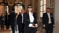 Monica Bellucci deslumbra en el Vaticano con el traje negro que las mujeres +60 no se van a quitar en Navidades