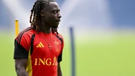 Polémica en Bélgica: Jeremy Doku abandonará la concentración del Mundial para asistir al nacimiento de su primer hijo