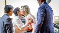 Máxima de Holanda tiene claro que los pantalones palazzo son los que mejor sientan a las mujeres +50