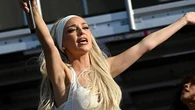 Ana Mena rompe a llorar tras su ruptura con Óscar Casas en pleno concierto: "El amor que estoy recibiendo es increíble"