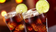 Los españoles cambian sus hábitos de ocio: menos alcohol y más refrescos según un estudio
