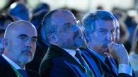 «Operación desgaste»: Feijóo lleva a Barcelona su órdago a Junts