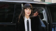 Así es cómo Dakota Johnson se ha convertido en la musa de la generación millennial a sus 36 años