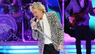 Rod Stewart se desvanece en un concierto y regresa al escenario con oxígeno