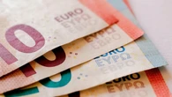 ¿Es mejor cobrar un salario semanal o mensual para ahorrar? Estas son las ventajas e inconvenientes