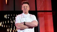 Gordon Ramsay cambia los fogones por el deporte extremo: compite con su familia en una dura prueba de triatlón en Grecia