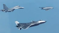 China muestra por primera vez una formación de aeronaves de combate colaborativas en vuelo (Vídeo)