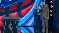 ¿Cuánto dinero puede ganar Aday Mara por ser elegido el número 12 en el "draft" de la NBA por los Thunder?