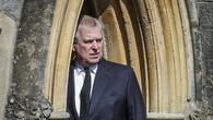 El príncipe Andrés renuncia a todos sus títulos tras una reunión privada con Carlos III