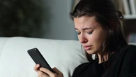 Los adolescentes con problemas de salud mental, como ansiedad o depresión, invierten más tiempo en las redes sociales