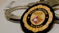 Tres policías heridos y dos detenidos en un grave altercado en un aparcamiento okupado ilegalmente en Terrassa