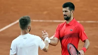 Novak Djokovic supera a Moutet en tres sets y ya está en tercera ronda de Roland Garros